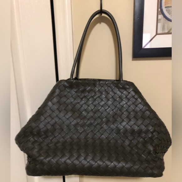 Bottega Veneta Large Woven Tote in Charcoal with dust bag and authenticity card - Picture 1 of 13